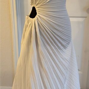 Elegant White Pleated Dress